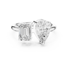 Pear & Emerald Toi et Moi Ring Pear & Emerald Toi et Moi Ring
